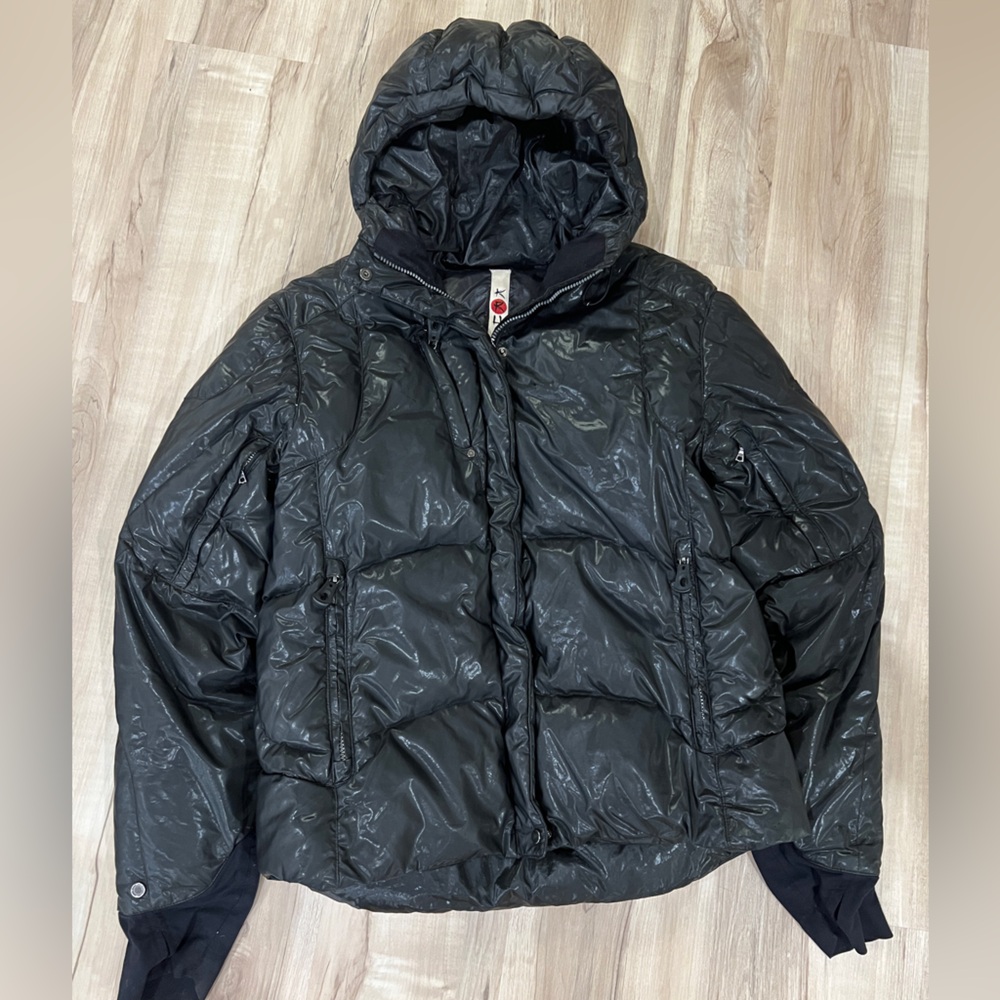 KRU Women’s Classic Hooded Black Puffer Jacket